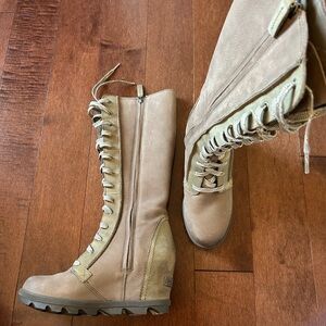 Sorel Women's Beige Lace-Up Boots